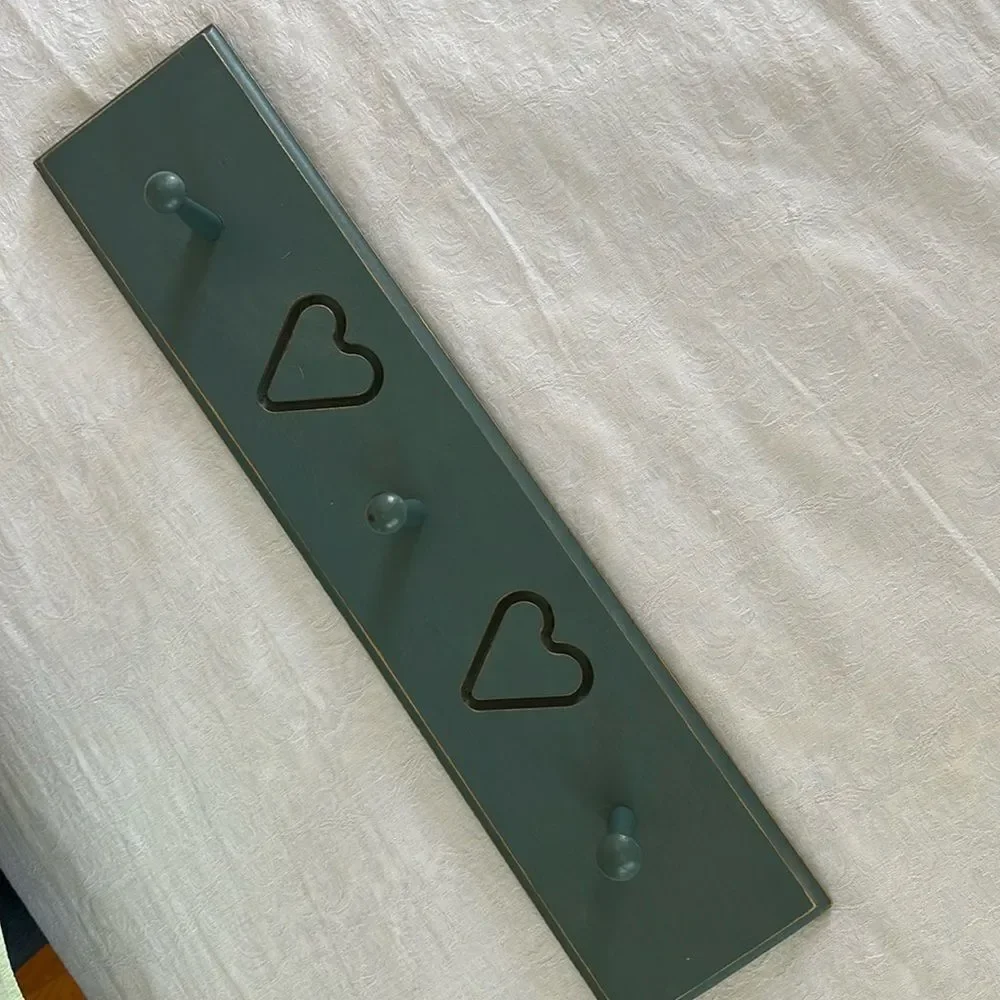 Henn Workshops Vintage Wooden Peg Rack with Hearts Hanger